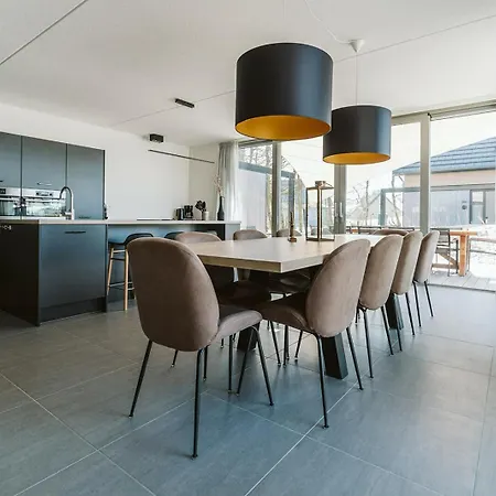 Holiday home 10 Persoons Comfort *